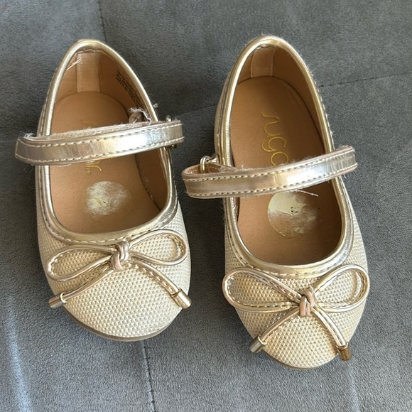 Sugar Toddler Gold Size 5  bow - Picture 1 of 4